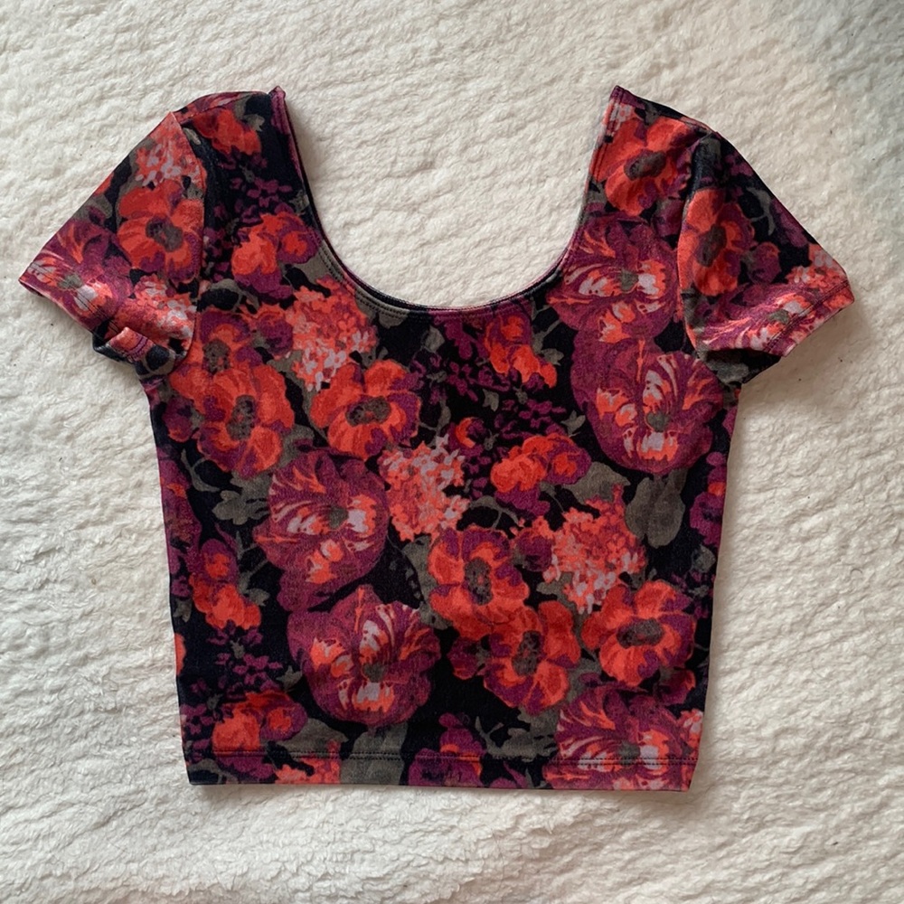 GARAGE floral velvet crop top